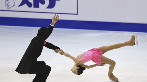 Coppie di vertice in grande spolvero nello short-programma del Grand Prix Junior di Tallinn