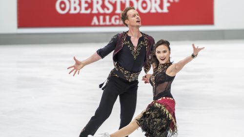 Madison Chock ed Evan Bates da subito in palla nella short dance del Nebelhorn Trophy