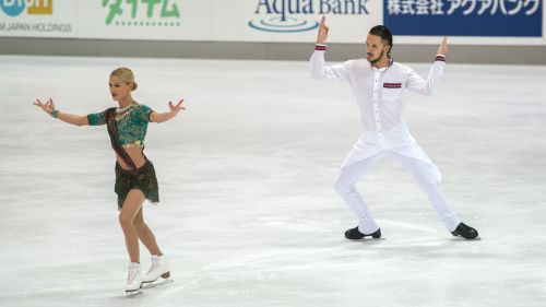 Atakhanova/Spiridinov due spanne sopra tutti anche nel corto di Torun