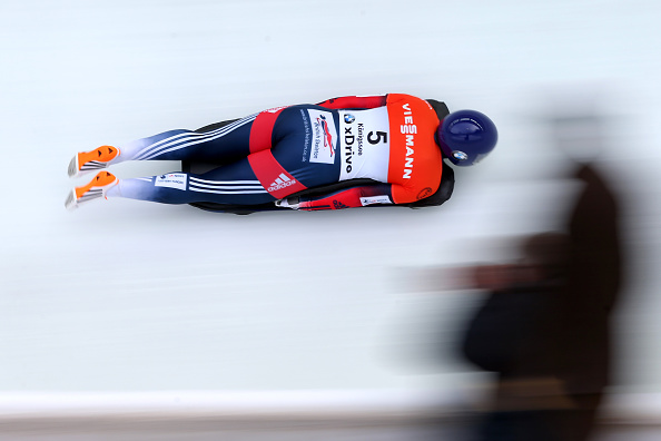 Yarnold sbaglia, recupera e vince ad Igls riaprendo la lotta alla Coppa del Mondo