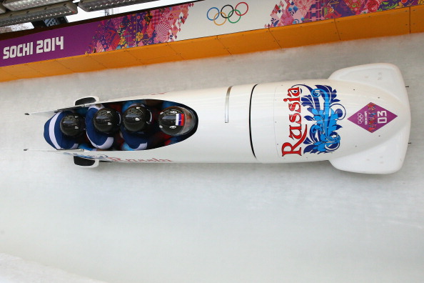 Zubkov fa la selezione nella terza manche del bob a quattro e si avvicina all'oro. Bertazzo