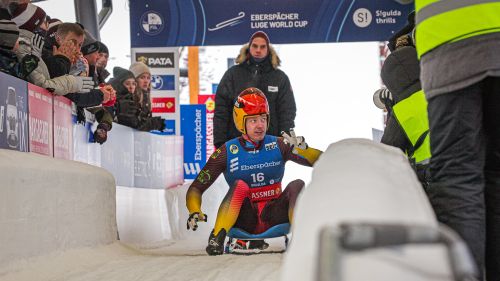 Langenhan beffa Loch a St.Moritz che riapre la Coppa del Mondo. Fischnaller solamente ottavo