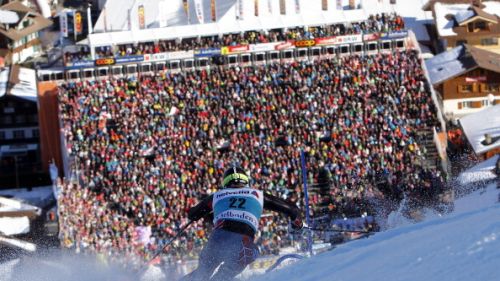 Andre Myhrer pesca il pettorale 1 nello slalom di Adelboden. Numero 3 per Kristoffersen, 4 Gross, 5 Moelgg e 6 Hirscher