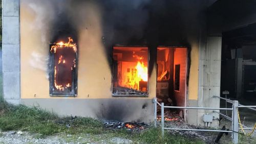 Un incendio distrugge la seggiovia di Ala di Stura