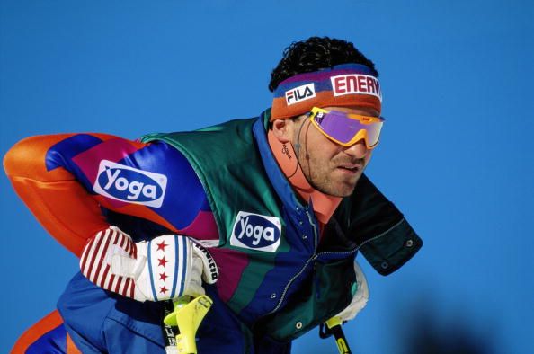 Un giovanissimo Alberto Tomba prima di una gara di Coppa del Monda