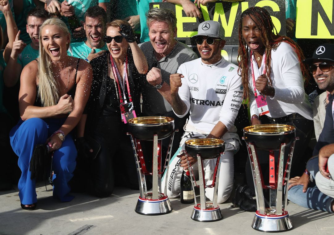 Assente a Sölden Lindsey Vonn fa festa in Formula 1 con Hamilton e la Reb Bull