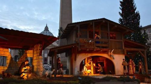 Il presepe voluto da Papa Francesco che scalda il Natale e il Giubileo arriva dalla Val di Fiemme