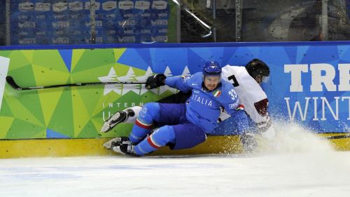 L'Italia parte col botto nel torneo di hockey ghiaccio all'Universiade Trentino 2013. Domani la Cerimonia d'apertura