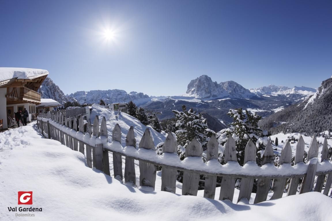 Panorama invernale dal Col Raiser - www.valgardena.it