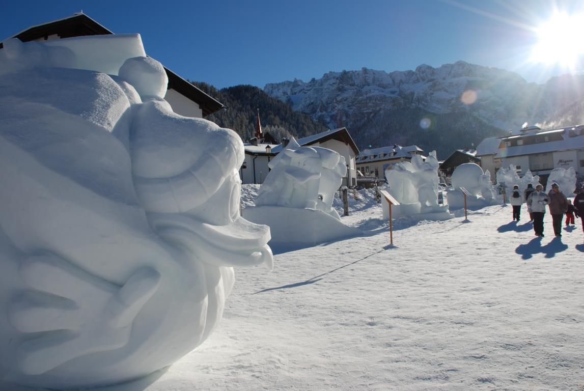 Concorso di sculture in neve 
Meravigliose creazioni di neve possono essere ammirate a Selva nei mesi di dicembre e gennaio.

www.valgardena.it