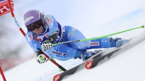 Kanako Murakami precede di misura Zijun Li nel corto dei Four Continents