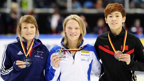 Arianna Fontana torna a vincere: domina i 500m a Dresda. Festa azzurra con la staffetta donne seconda