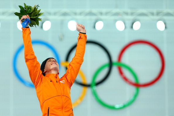 Ireen Wüst spodesta Sáblíková: è oro nei 3000 donne. Russia, primo podio con Olga Graf