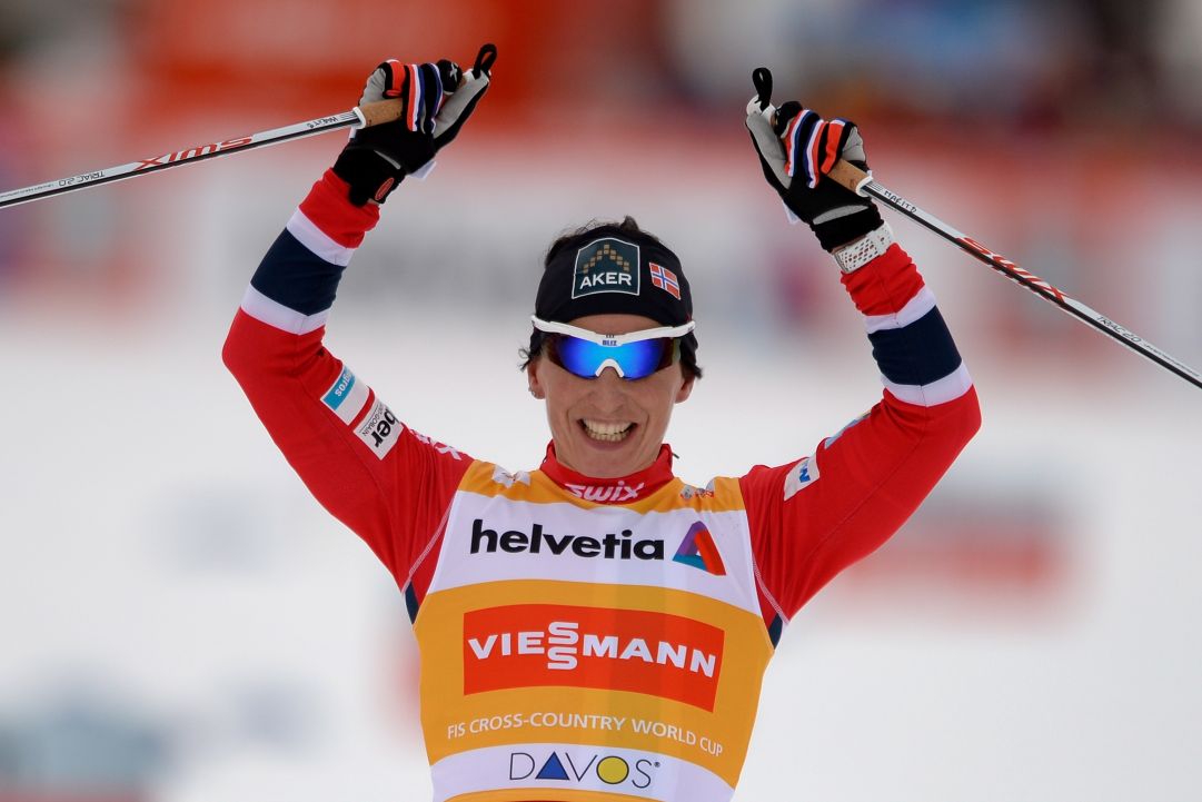 Marit Bjørgen vince al fotofinish la sprint femminile di Davos