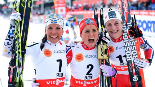 Simon Ammann vince la qualificazione su Normal Hill. Tutti gli italiani superano il 'taglio'