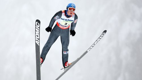 Gold e Leonova danno spettacolo nel programma corto del NHK Trophy