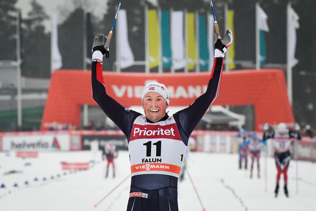 Il norvegese Iversen vince la Mass Start in classico di Falun