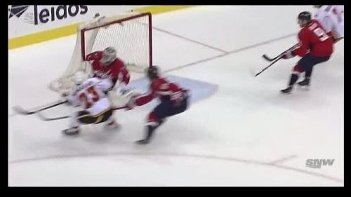 Monahan per la vittoria dei flames