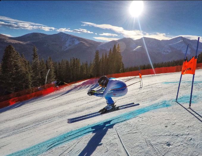 Bode Miller in Colorado con sci Bomber e tuta della nazionale