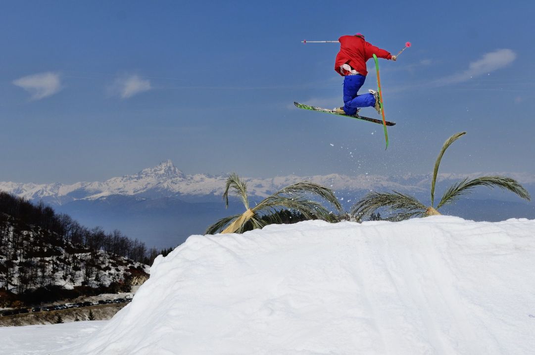 Foto scattata a Prato Nevoso (CN) in occasione della festa di fine stagione dello Snowpark.
Skier: Andrea Bergamasco
Foto: Matteo Ganora Nikon D300s