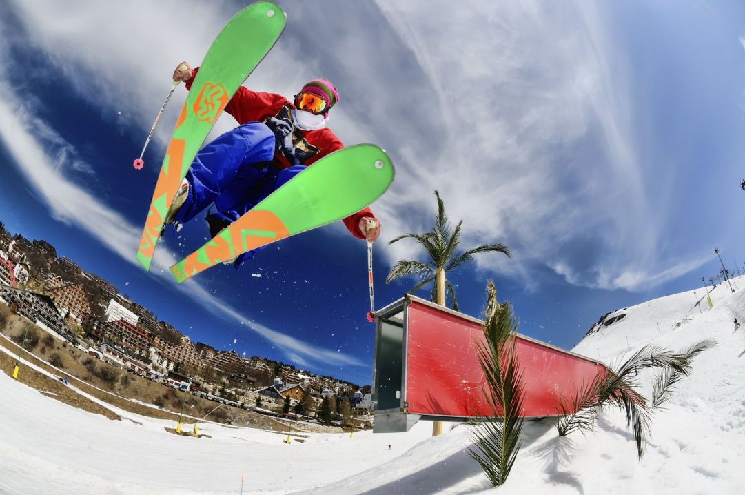Foto scattata a Prato Nevoso (CN) in occasione della festa di fine stagione dello Snowpark.
Skier: Andrea Bergamasco
Foto: Matteo Ganora Nikon D300s