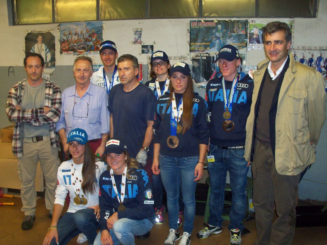 Foto di gruppo della squadra presso 