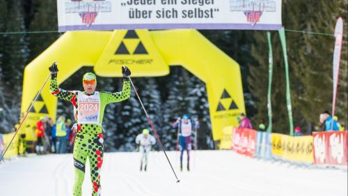 Christopher Spring ottiene la sua prima vittoria della carriera a Whistler. Miglior gara dell'anno per Bertazzo
