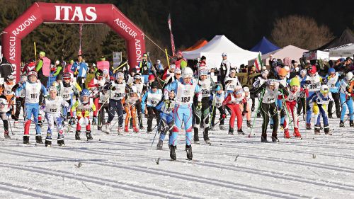 Christopher Spring ottiene la sua prima vittoria della carriera a Whistler. Miglior gara dell'anno per Bertazzo