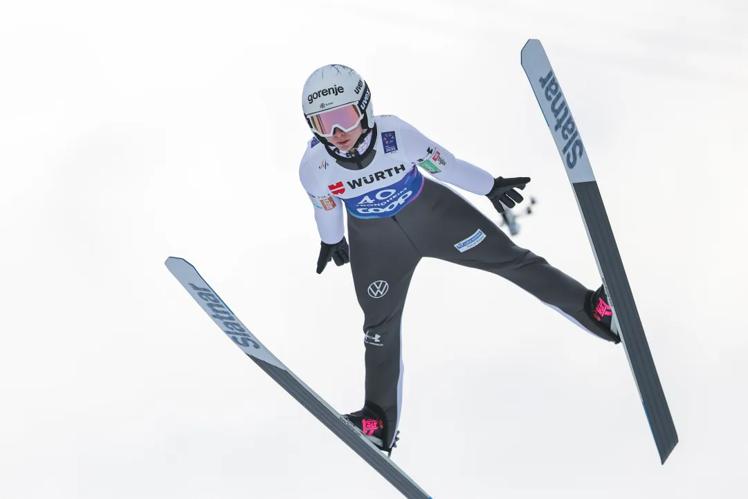 Nika Prevc non sbaglia, a Trondheim la slovena è oro mondiale su Normal Hill, argento a Freitag