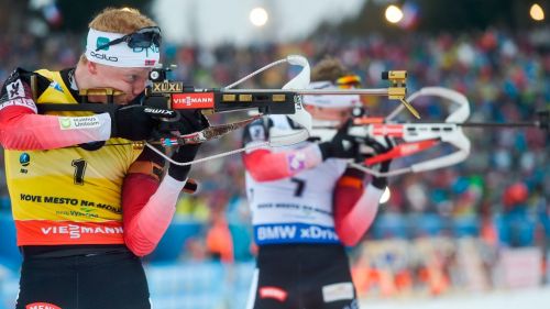 Mikaela Shiffrin comanda la prima manche dello slalom in notturna di Flachau
