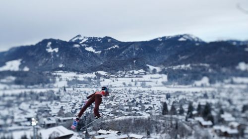 Salto con gli sci: la norvegese Bjoerseth e l’austriaco Bachlinger sono i nuovi campioni mondiali juniores, 9a Jessica Malsiner