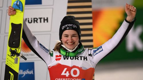 Salto con gli sci: Marita Kramer imbattibile anche a Chaikovsky, Niza Kriznar conquista la Coppa
