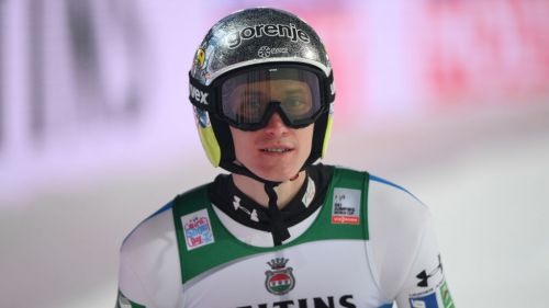 Salto con gli sci: Peter Prevc trascina la Slovenia alla vittoria, è dominio nella prova a squadre di Zakopane