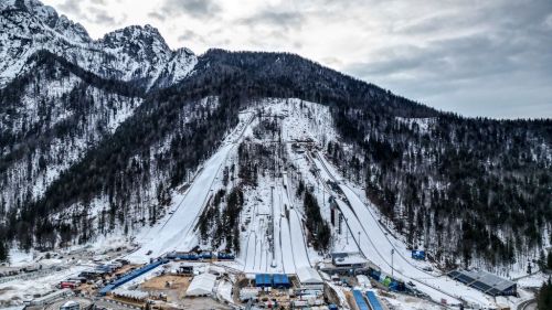 Salto con gli sci: tutto rimandato a Planica, domani ci si riprova con un doppio appuntamento