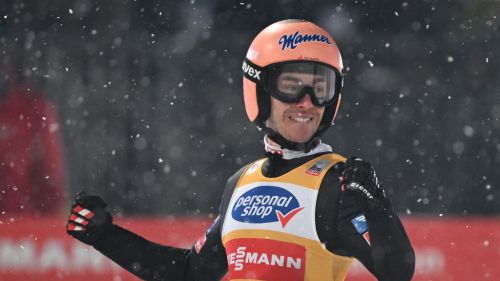 Stefan Kraft, la rimonta è d'oro. L'austriaco è campione del mondo di volo a Bad Mitterndorf