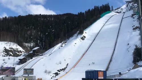 Kamil Stoch tocca i 242 m nella tormentata qualificazione di Vikersund