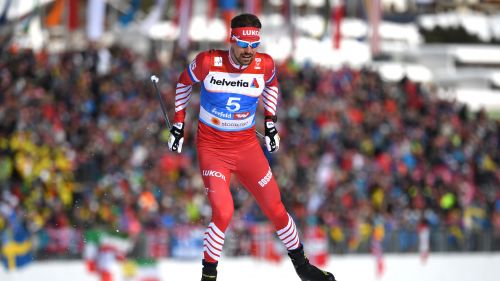 Tappa e maglia per Sergey Ustiugov nella 15 km a skating di Dobbiaco, crisi nera per Klæbo