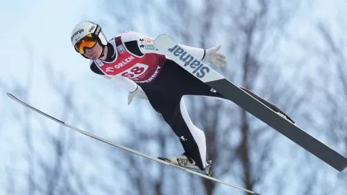 Domen Prevc non si ferma più e a Engelberg infila la quinta vittoria consecutiva, al femminile altro acuto di Maruyama