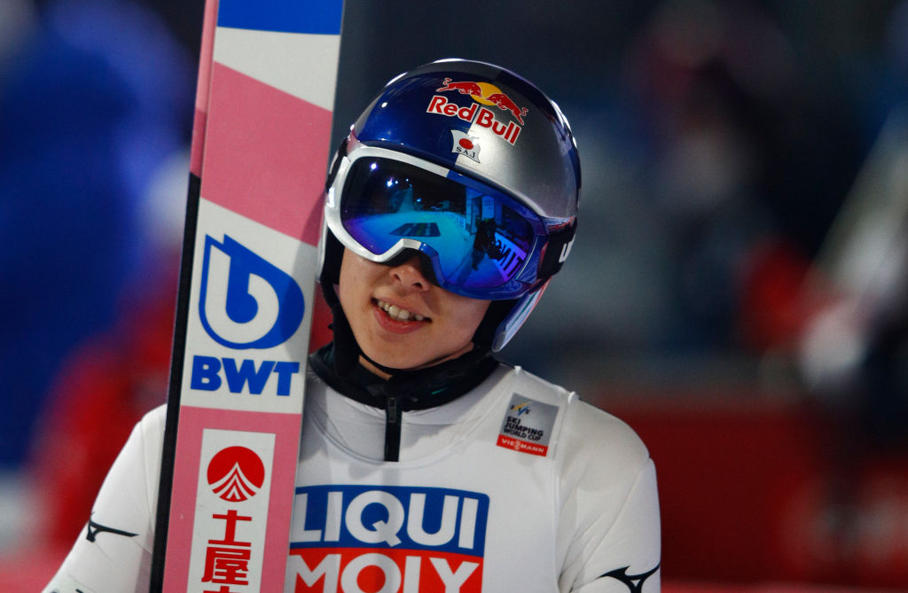 Salto con gli sci: Ryoyu Kobayashi dà spettacolo nella qualificazione di Ruka, Granerud clamorosamente eliminato
