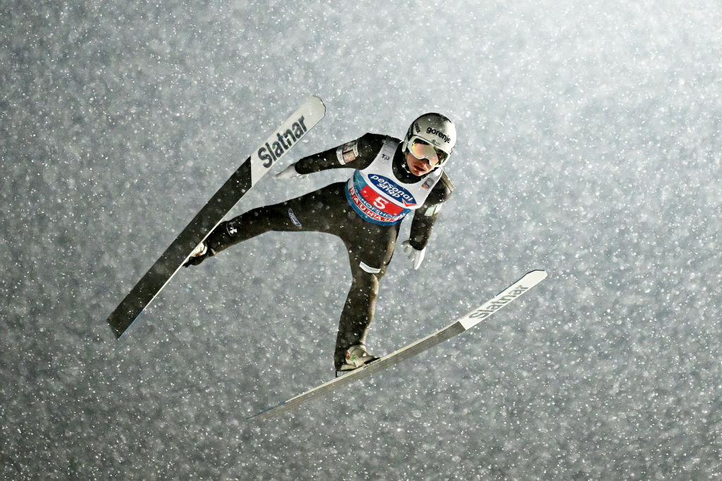 Salto con gli sci: Anze Lanisek davanti a tutti nella qualificazione di Wisla, l'Italia fa tre su quattro
