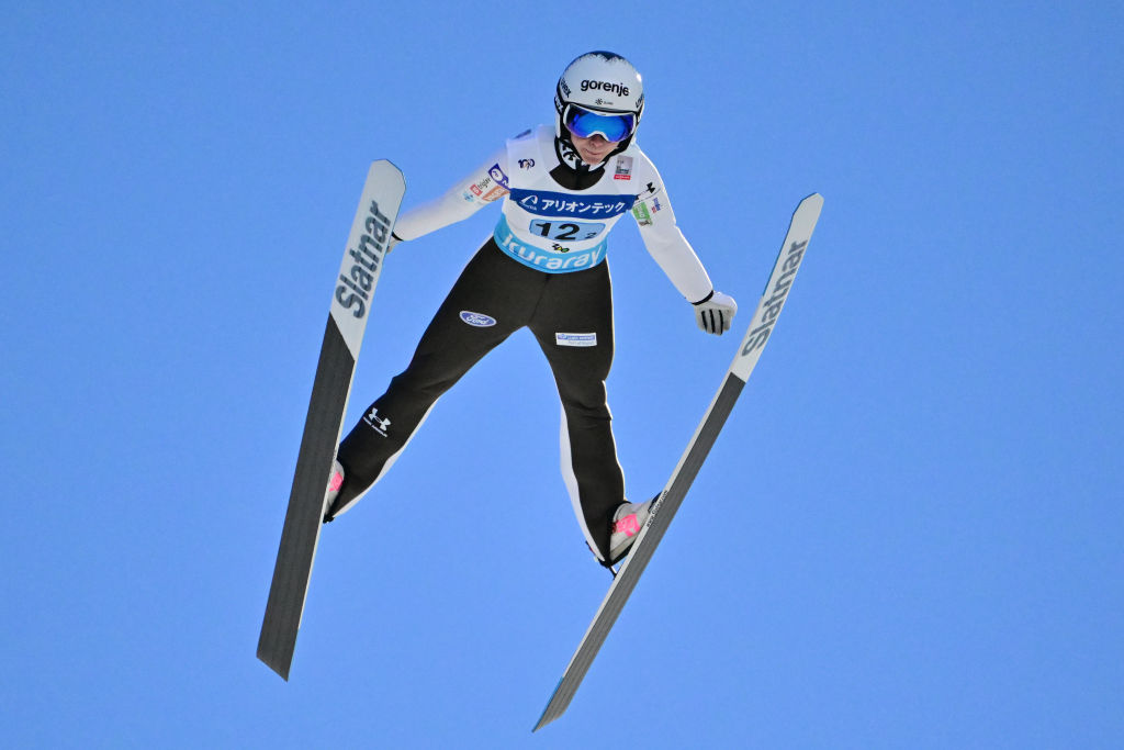 Salto con gli sci: Nika Prevc si prende la rivincita a Ljubno, Sieff 16a guida quattro azzurre in zona punti
