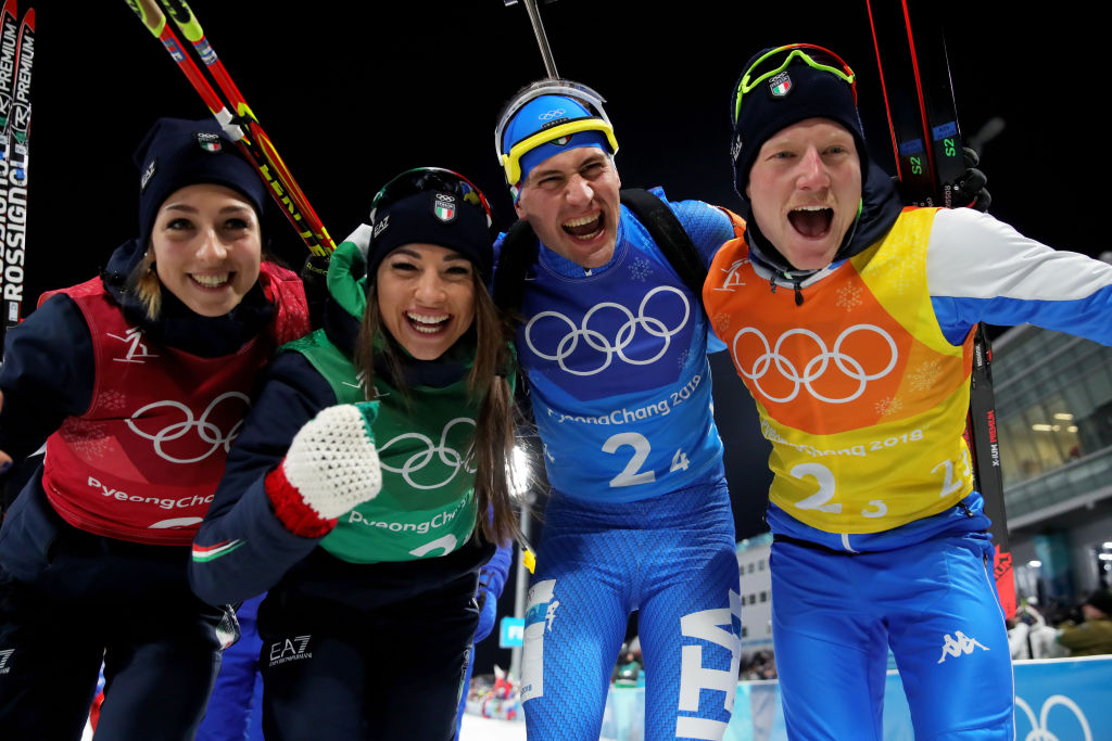 Italia di bronzo nella staffetta mista, oro alla Francia trascinata da Martin Fourcade