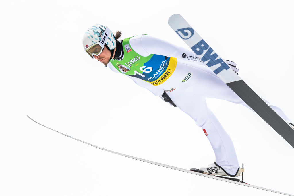 Salto con gli sci: Johann Andre Forfang firma il record del trampolino e trionfa a Willingen, Insam ottimo 16°