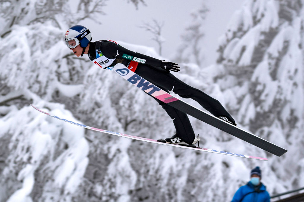 Salto con gli sci: Ryoyu Kobayashi trionfa in gara 1 a Ruka e scrive venti in Coppa del Mondo
