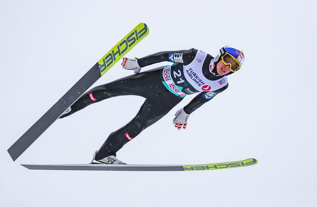 Gregor Schlierenzauer vola a 253.5 m a Planica