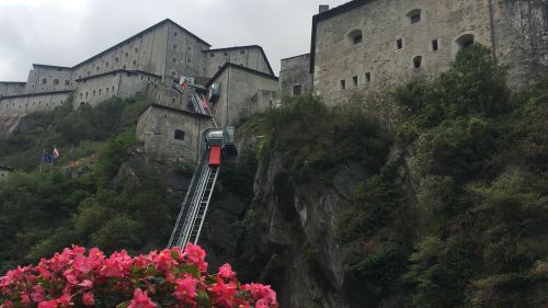 Bard (Aosta): successo per il 13°Marchè au Fort