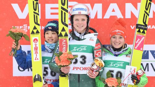 Maren Lundby vince a Sapporo, dove Sara Takanashi è fuori dal podio!