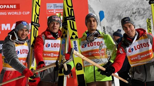 La Polonia trionfa nella prova a squadre di Willingen