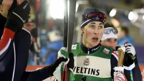 Jarl Magnus Riiber in testa dopo il salto a Chaux-Neuve