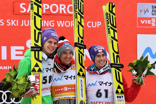 Kamil Stoch si impone nella gara lotteria di Sapporo